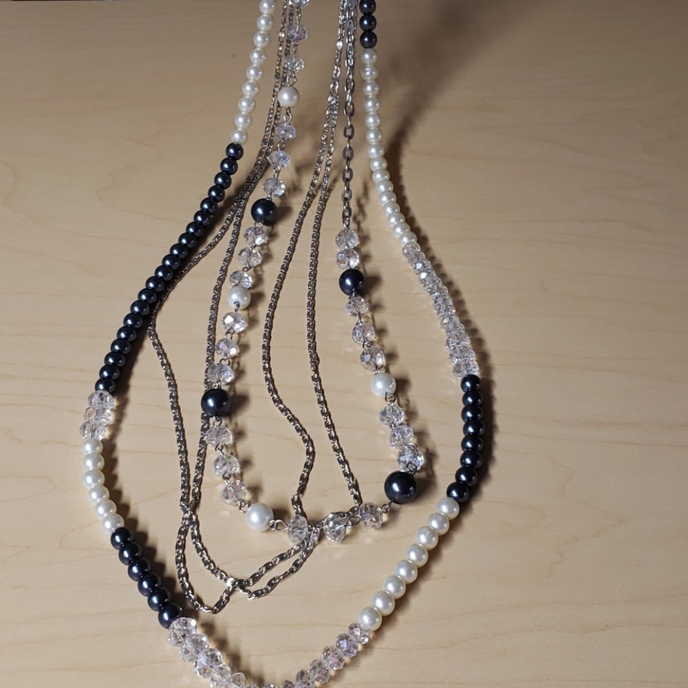 Layered necklace - Picture 9 of 14